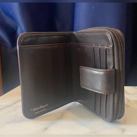 Salvatore Ferragamo Wallet - Picture 2 of 8